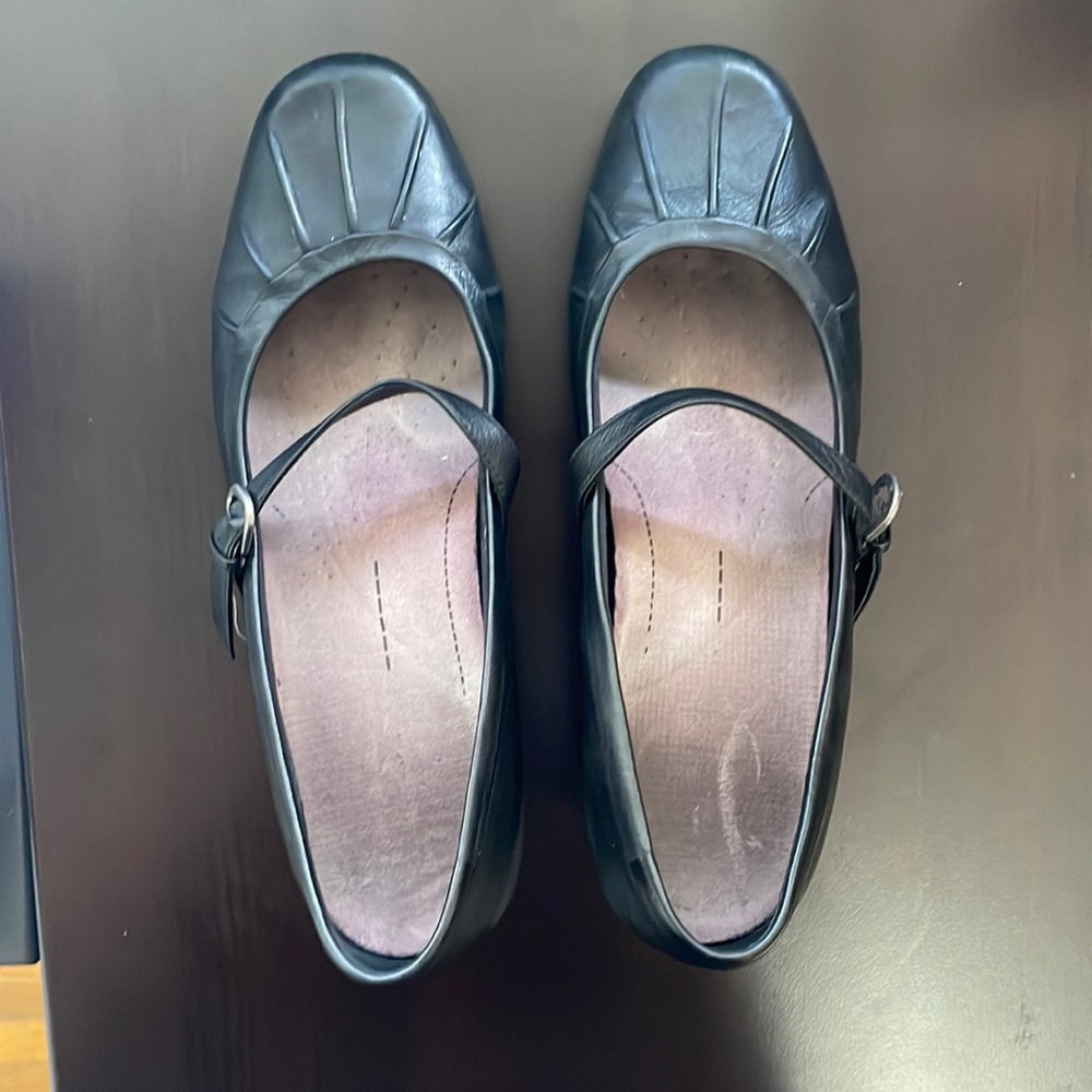 Clarks Active Air leather heels